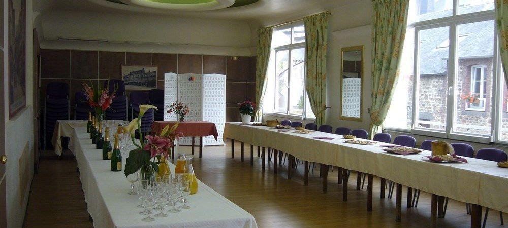 Hotel Saint - Pierre Villedieu-les-Poëles