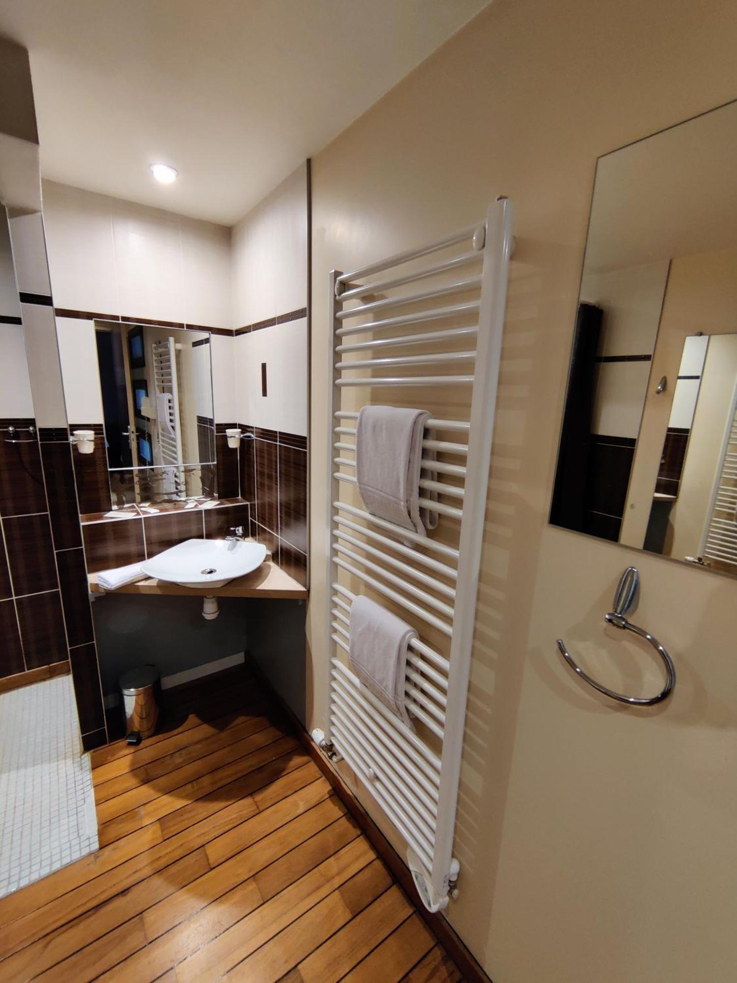 Saint - Pierre Hotel 2*