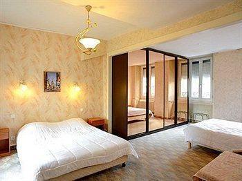 Hotel Saint - Pierre Villedieu-les-Poëles