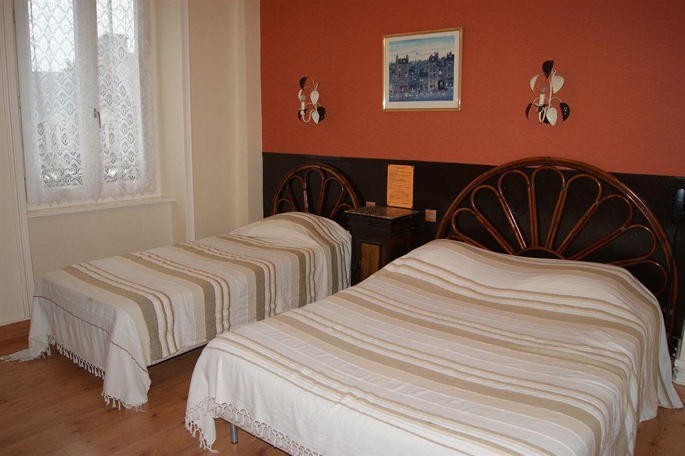 Hotel Saint - Pierre Villedieu-les-Poëles